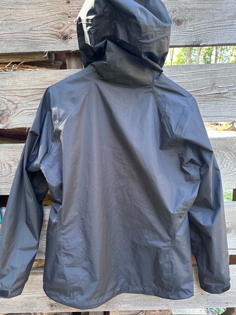 Women Patagonia rain coat - Picture 2 of 5